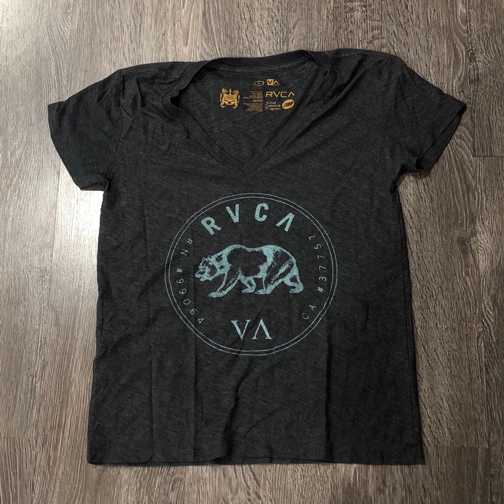 RVCA bear logo Tee